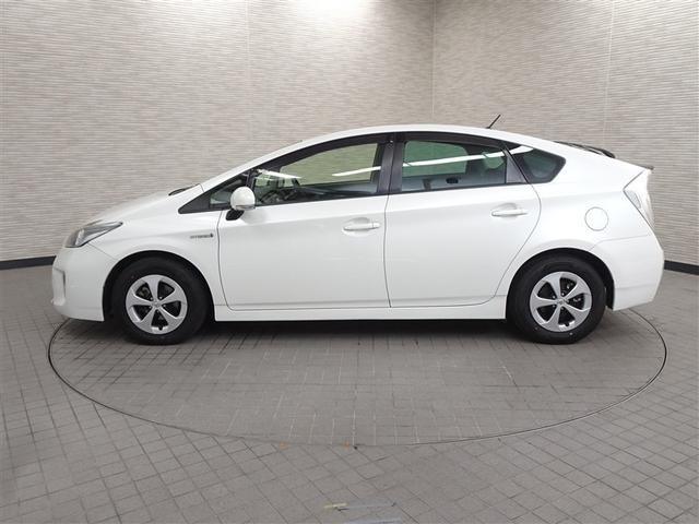 プリウス S アイドリングストップ搭載 Bモニタ- フルセグ地デジ インテリキー デュアルエアバック エアB イモビライザー DVD再生可能 ワンオーナー車 ナビTV AUTOエアコン 横スベリ防止 アルミホイール(5枚目)