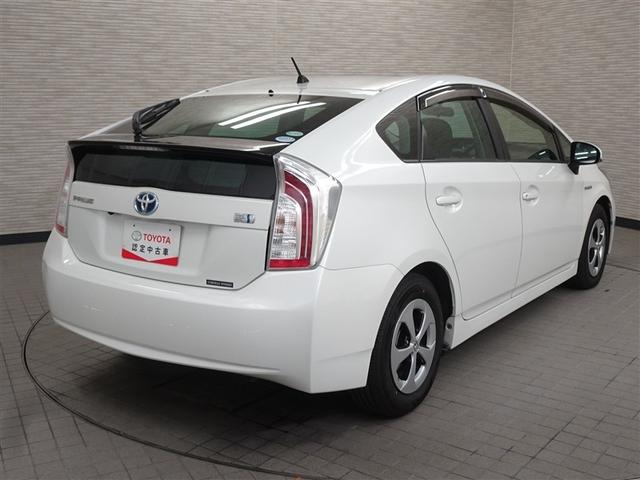 プリウス S アイドリングストップ搭載 Bモニタ- フルセグ地デジ インテリキー デュアルエアバック エアB イモビライザー DVD再生可能 ワンオーナー車 ナビTV AUTOエアコン 横スベリ防止 アルミホイール(7枚目)