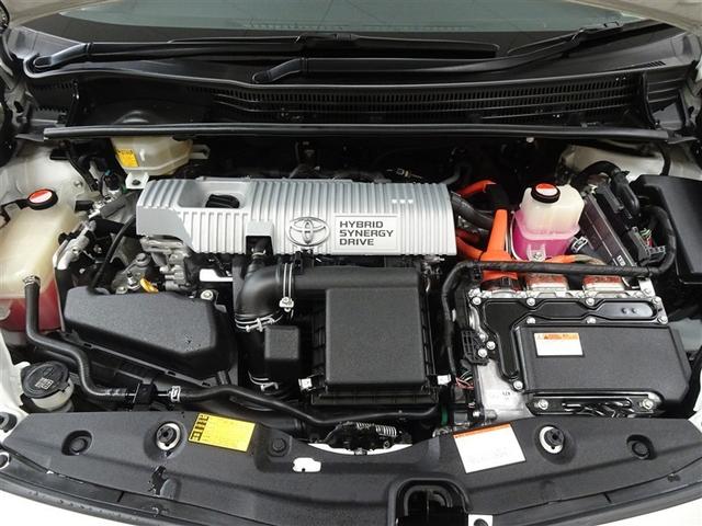 プリウス S アイドリングストップ搭載 Bモニタ- フルセグ地デジ インテリキー デュアルエアバック エアB イモビライザー DVD再生可能 ワンオーナー車 ナビTV AUTOエアコン 横スベリ防止 アルミホイール(9枚目)