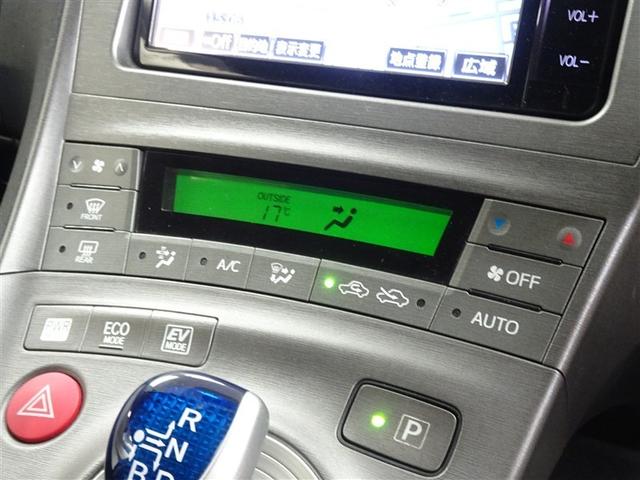 プリウス S アイドリングストップ搭載 Bモニタ- フルセグ地デジ インテリキー デュアルエアバック エアB イモビライザー DVD再生可能 ワンオーナー車 ナビTV AUTOエアコン 横スベリ防止 アルミホイール(35枚目)