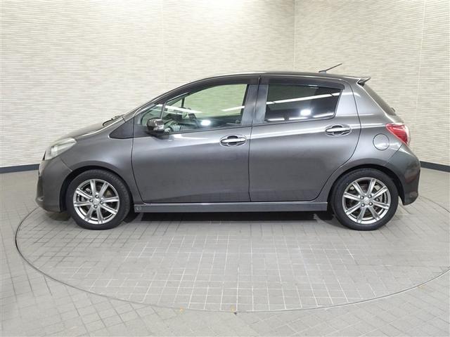 ヴィッツ ＲＳ　インテリキー　ＡＢＳ付　イモビ　横滑り防止　リモコンキー　ＥＴＣ付き　整備記録簿　Ｗエアバッグ　エアバック　メモリナビ　ＡＷ　ＤＶＤ再生　ワンセグＴＶ　ナビ＆ＴＶ　パワーステアリング　パワーウインドウ（4枚目）