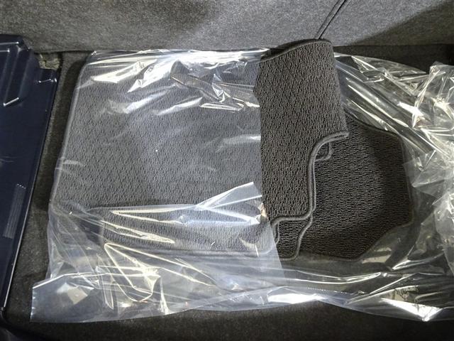 ヴィッツ ＲＳ　インテリキー　ＡＢＳ付　イモビ　横滑り防止　リモコンキー　ＥＴＣ付き　整備記録簿　Ｗエアバッグ　エアバック　メモリナビ　ＡＷ　ＤＶＤ再生　ワンセグＴＶ　ナビ＆ＴＶ　パワーステアリング　パワーウインドウ（38枚目）