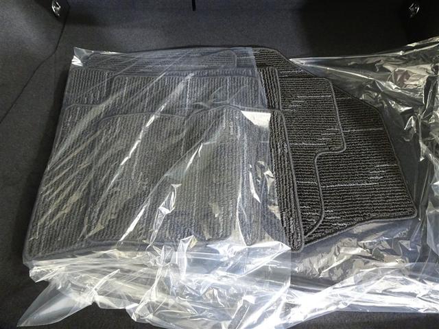 プリウス Ａツーリングセレクション　スマキー　イモビライザー　バックモニター　１オーナ　クルコン　ＬＥＤヘッドライト　ＤＶＤ視聴可　ＥＴＣ　ナビＴＶ　メモリーナビゲーション　横滑り防止機能　キーフリ　アルミ　ＡＡＣ　ＡＢＳ　パワステ（40枚目）