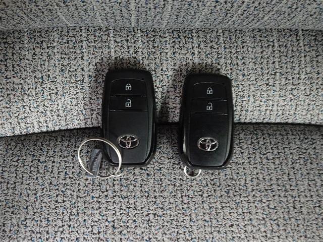 ヤリスクロス ハイブリッドZ インテリジェントキー アルミホイル LEDライト 1オ-ナ- リアカメラ ナビ クルーズコントロール 横滑り防止システム メモリーナビゲーション 電動シ-ト パワステ オートエアコン キーフリー(27枚目)