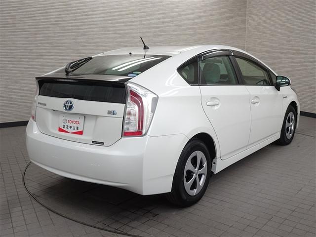 プリウス Ｓ　アイドリングストップ搭載　Ｂモニタ－　インテリキー　デュアルエアバック　エアＢ　イモビライザー　ワンオーナー車　ナビＴＶ　ＡＵＴＯエアコン　横スベリ防止　アルミホイール　ＥＴＣ装備　ＡＢＳ（7枚目）