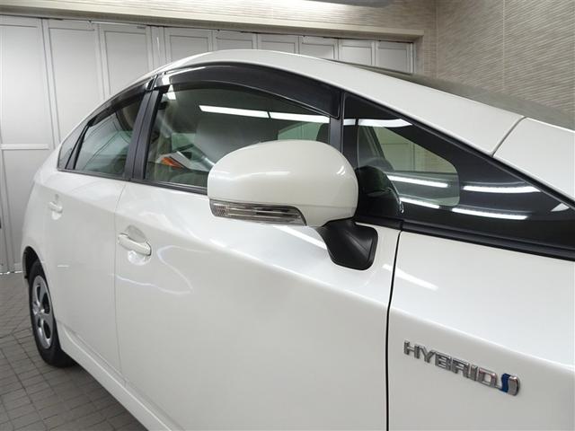 プリウス Ｓ　アイドリングストップ搭載　Ｂモニタ－　インテリキー　デュアルエアバック　エアＢ　イモビライザー　ワンオーナー車　ナビＴＶ　ＡＵＴＯエアコン　横スベリ防止　アルミホイール　ＥＴＣ装備　ＡＢＳ（13枚目）