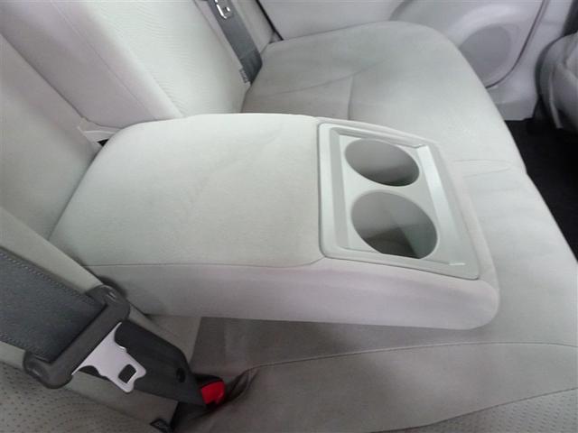 プリウス Ｓ　アイドリングストップ搭載　Ｂモニタ－　インテリキー　デュアルエアバック　エアＢ　イモビライザー　ワンオーナー車　ナビＴＶ　ＡＵＴＯエアコン　横スベリ防止　アルミホイール　ＥＴＣ装備　ＡＢＳ（18枚目）