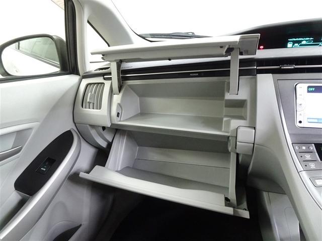 プリウス Ｓ　アイドリングストップ搭載　Ｂモニタ－　インテリキー　デュアルエアバック　エアＢ　イモビライザー　ワンオーナー車　ナビＴＶ　ＡＵＴＯエアコン　横スベリ防止　アルミホイール　ＥＴＣ装備　ＡＢＳ（36枚目）