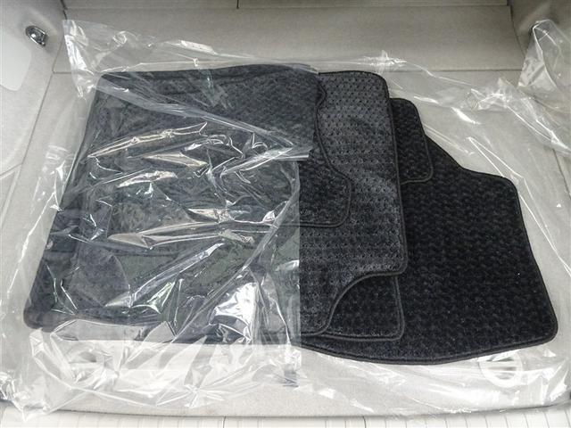 プリウス Ｓ　アイドリングストップ搭載　Ｂモニタ－　インテリキー　デュアルエアバック　エアＢ　イモビライザー　ワンオーナー車　ナビＴＶ　ＡＵＴＯエアコン　横スベリ防止　アルミホイール　ＥＴＣ装備　ＡＢＳ（40枚目）