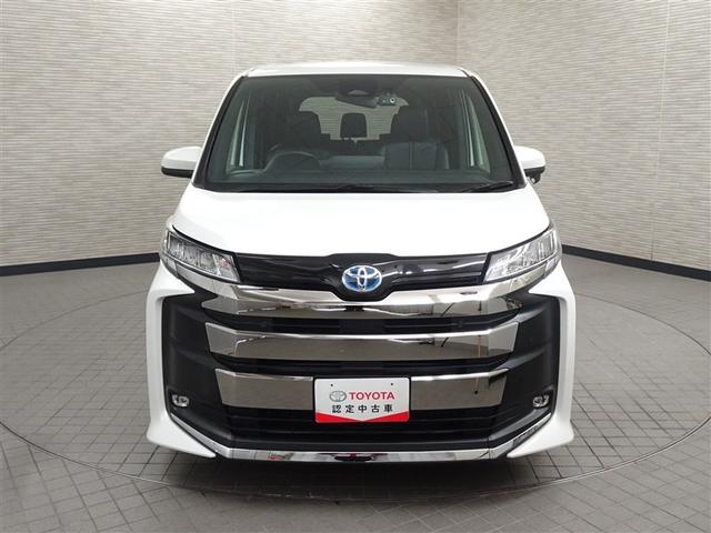 ノア ハイブリッドS-Z 横滑り防止機能 エアバッグ アイドリングストップ オートクルーズコントロール 地デジ 両側自動ドア ダブルエアコン スマートエントリー LEDランプ バックモニター メモリナビ 3列シート ETC付き(4枚目)