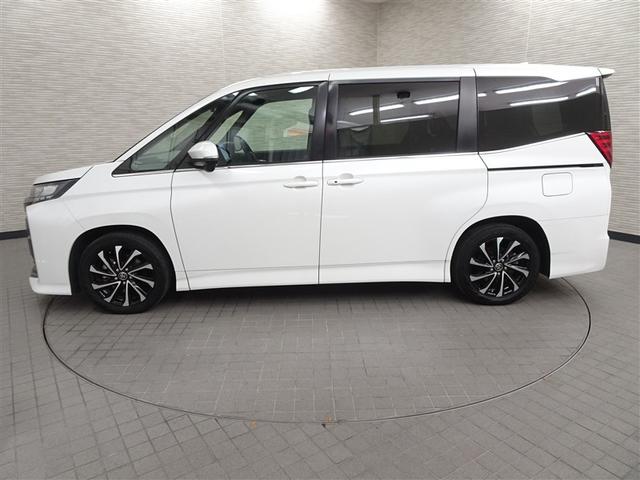 ノア ハイブリッドS-Z 横滑り防止機能 エアバッグ アイドリングストップ オートクルーズコントロール 地デジ 両側自動ドア ダブルエアコン スマートエントリー LEDランプ バックモニター メモリナビ 3列シート ETC付き(5枚目)