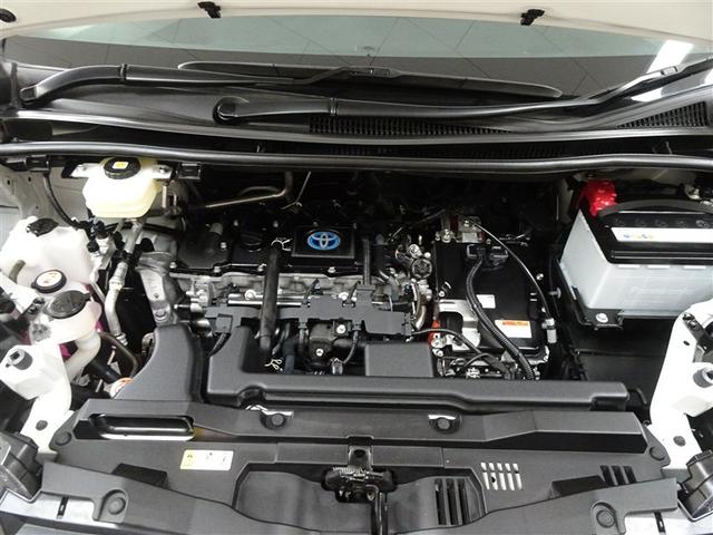 ノア ハイブリッドS-Z 横滑り防止機能 エアバッグ アイドリングストップ オートクルーズコントロール 地デジ 両側自動ドア ダブルエアコン スマートエントリー LEDランプ バックモニター メモリナビ 3列シート ETC付き(9枚目)