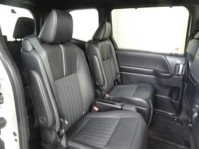 ノア ハイブリッドS-Z 横滑り防止機能 エアバッグ アイドリングストップ オートクルーズコントロール 地デジ 両側自動ドア ダブルエアコン スマートエントリー LEDランプ バックモニター メモリナビ 3列シート ETC付き(15枚目)