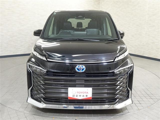 ヴォクシー ハイブリッドＳ－Ｚ　パワーウィンドウ　ＤＶＤ再生機能　インテリキー　横滑防止装置　地デジＴＶ　アクティブクルーズコントロール　１オナ　フルオートエアコン　リアカメラ　エアバッグ　ＡＢＳ　１００Ｖ充電　ナビＴＶ　ＷＡＣ（5枚目）