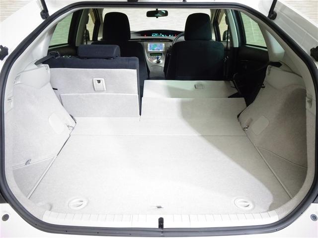 プリウス Ｓ　アイドリングストップ搭載　Ｂモニタ－　インテリキー　デュアルエアバック　エアＢ　イモビライザー　ワンオーナー車　ナビＴＶ　ＡＵＴＯエアコン　横スベリ防止　アルミホイール　ＥＴＣ装備　ＡＢＳ（23枚目）