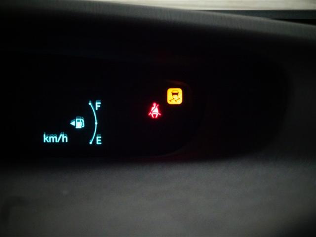 プリウス Ｓ　アイドリングストップ搭載　Ｂモニタ－　インテリキー　デュアルエアバック　エアＢ　イモビライザー　ワンオーナー車　ナビＴＶ　ＡＵＴＯエアコン　横スベリ防止　アルミホイール　ＥＴＣ装備　ＡＢＳ（36枚目）