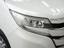 LEDヘッドライトです。デザイン性がよくとても明るいので、夜間の走行や悪天候でも安心です。しかも長寿命!
