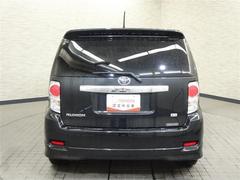 バックカメラが付いているので後方確認が非常にしやすいです。今や運転初心者も熟練者も必須装備！ついていて損はないですね♪ 4
