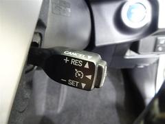 ステアリングスイッチ付き。前方から目を離すことなく操作することが可能です。 6
