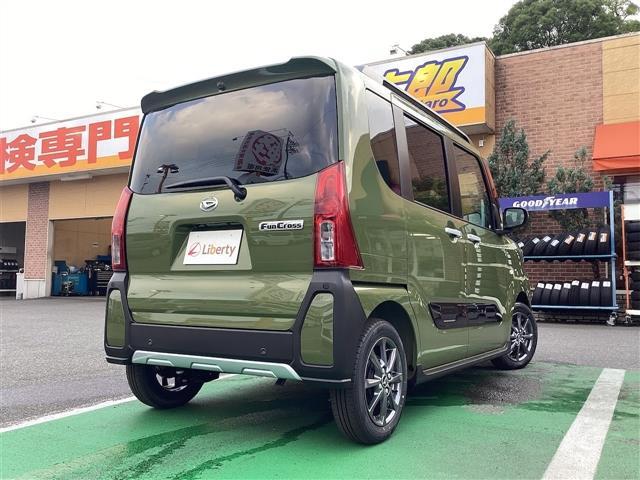 タント ファンクロス　バックカメラ　両側電動スライドドア　クリアランスソナー　衝突被害軽減システム　ＬＥＤヘッドランプ　ヘッドライトウォッシャー　スマートキー　アイドリングストップ　電動格納ミラー　シートヒーター　ＣＶＴ（16枚目）