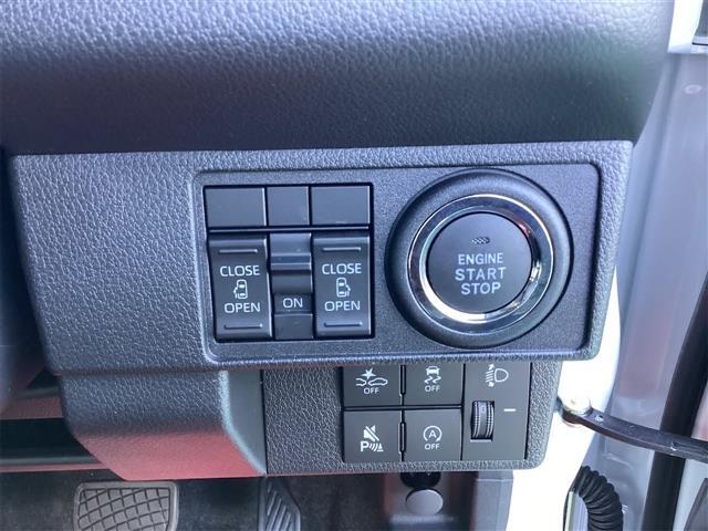 ムーヴキャンバス ストライプスＸ　両側電動スライドドア　クリアランスソナー　衝突被害軽減システム　スマートキー　アイドリングストップ　電動格納ミラー　ベンチシート　ＣＶＴ　盗難防止システム　ＡＢＳ　ＥＳＣ　衝突安全ボディ　エアコン（11枚目）