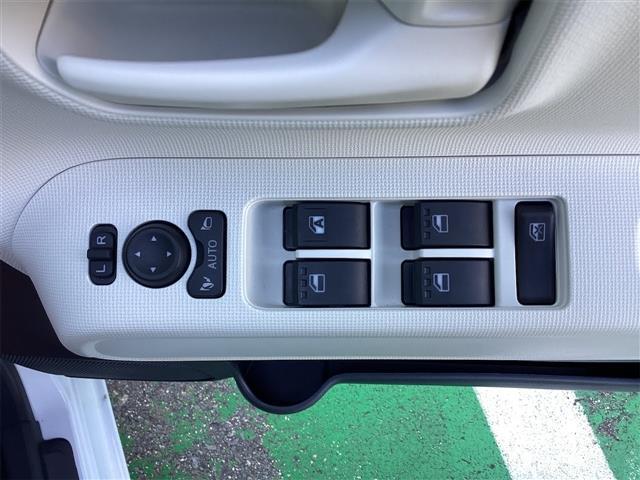 ムーヴキャンバス ストライプスＸ　両側電動スライドドア　クリアランスソナー　衝突被害軽減システム　スマートキー　アイドリングストップ　電動格納ミラー　ベンチシート　ＣＶＴ　盗難防止システム　ＡＢＳ　ＥＳＣ　衝突安全ボディ　エアコン（13枚目）