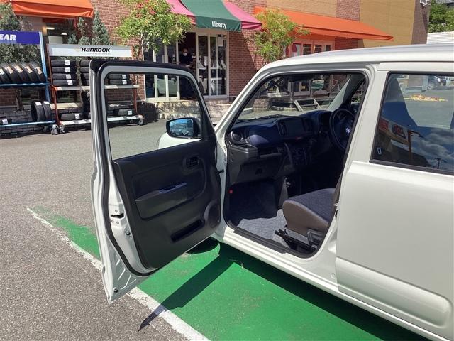 アルト L クリアランスソナー レーンアシスト 衝突被害軽減システム オートライト キーレスエントリー アイドリングストップ 電動格納ミラー シートヒーター CVT 盗難防止システム ABS ESC(25枚目)