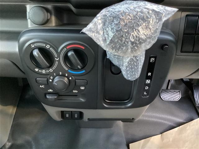 ���i�����ގ��ɕK�����삷�郌�o�[�ł��B����̂��₷�����̂ɂȂ��Ă��܂��B���Ј�x�̊����Ă��������B