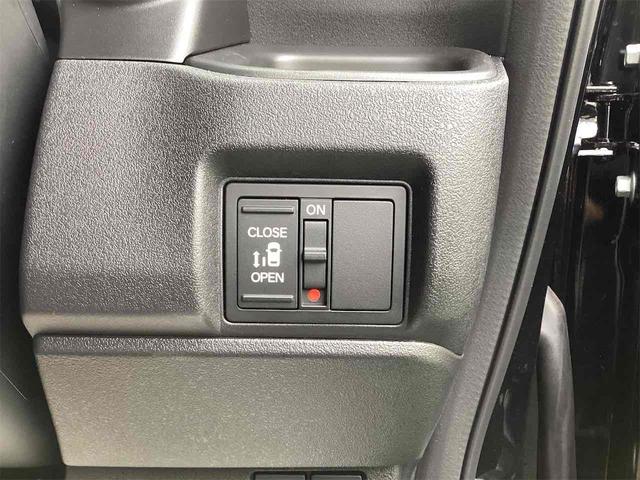 N-BOXカスタム ベースグレード バックカメラ 両側スライド・片側電動 オートクルーズコントロール 衝突被害軽減システム オートライト スマートキー 電動格納ミラー シートヒーター ベンチシート CVT ABS ESC(12枚目)