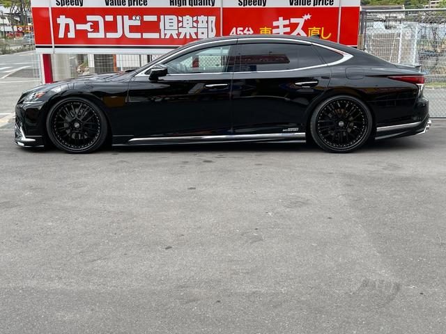 LS500h AWD エグゼクティブ WALD仕様 OZ22アルミ サンルーフ 黒革シート エアサスコントローラー リアエンターテイメント セーフティシステム+A マークレビンソン デジタルインナーミラー 新車保証継承 212ブラック(25枚目)