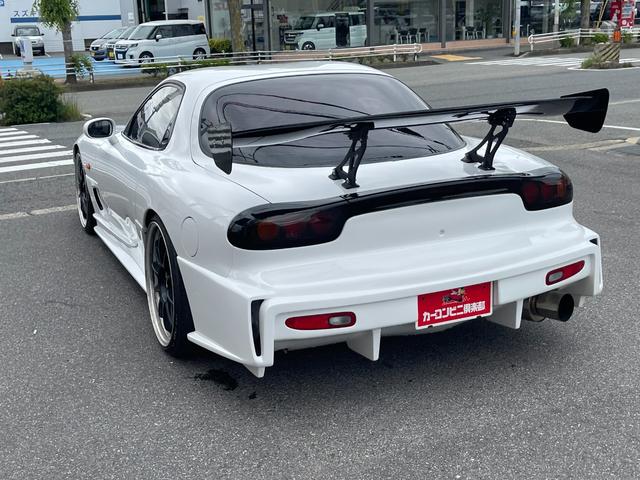 ＲＸ－７ 　ＯＨ済ＮＥＷエンジン　タービンＯＨ済　クラッチＯＨ済　ユーラスＧＴエアロ　ＧＴウイング　車高調　　社外マフラー　社外アルミホイール　ＭＯＭＯステアリング（5枚目）