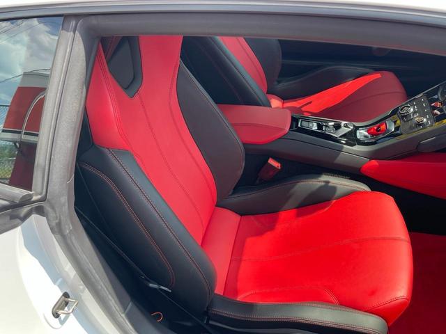 ウラカン ＬＰ６１０－４　正規Ｄ車　Ｖ１０　５．２Ｌ　６１０馬力　４ＷＤ　７速ＤＣＴ　ガラスエンジンフード　フロントリフティング　レッドブレーキキャリパー　ドアカーテシプロジエクター　ブランディングＰＫＧ　赤黒レザーシート（25枚目）