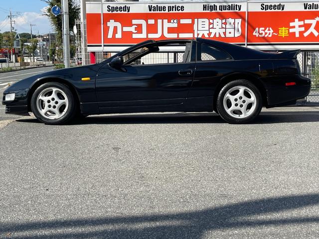 フェアレディＺ ３００ＺＸツインターボ　３．０Ｌ　ツインターボ　５速ＭＴ　Ｔバールーフ　４人乗り　純正アルミホイール　Ｄ席パワーシート（4枚目）