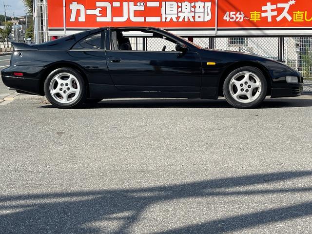 フェアレディＺ ３００ＺＸツインターボ　３．０Ｌ　ツインターボ　５速ＭＴ　Ｔバールーフ　４人乗り　純正アルミホイール　Ｄ席パワーシート（5枚目）