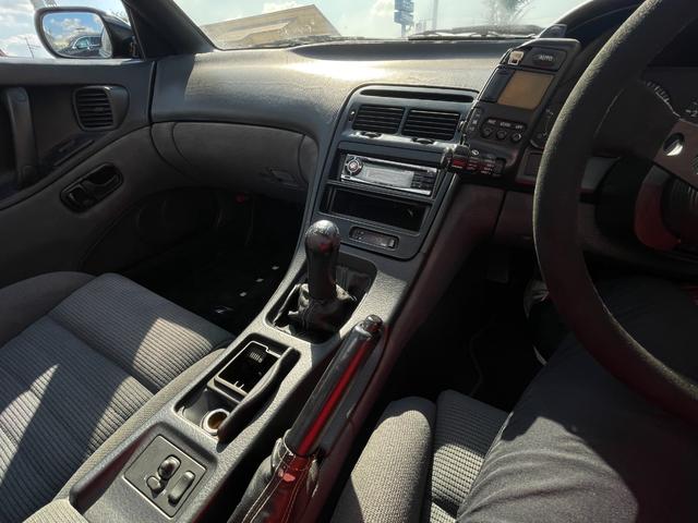 フェアレディＺ ３００ＺＸツインターボ　３．０Ｌ　ツインターボ　５速ＭＴ　Ｔバールーフ　４人乗り　純正アルミホイール　Ｄ席パワーシート（13枚目）
