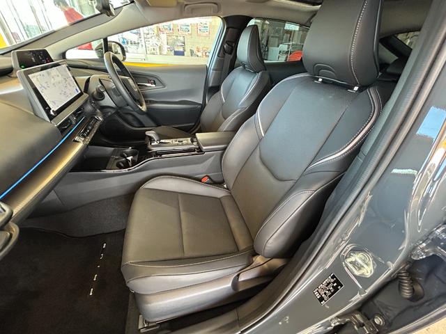プリウス Ｚ　新車保証継承付　パノラマルーフ　革シート　シートヒーター　ベンチレーションシート　デジタルインナーミラー　純正ディスプレイオーディオ　ナビＴＶ　パノラミックビューモニター（17枚目）