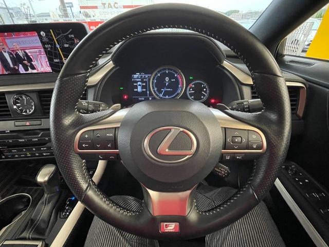 ＲＸ ＲＸ３００　Ｆスポーツ　ヘッドアップディスプレイ　３眼ＬＥＤヘッドライト　純正ナビＴＶ　パノラミックビューモニター　ムーンルーフ　レザーシート　シートヒーター　ベンチレーションシート　パワーシート　純正２０インチアルミ（15枚目）