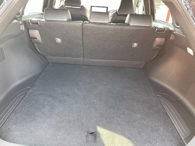 ハリアー Ｇ　新車保証継承付　セーフティセンス　純正ナビ　ＴＶ　バックカメラ　デジタルインナーミラー　パワーリアゲート　ハーフレザーパワーシート　ＬＥＤヘッドランプ　雨滴感応ワイパー　電動チルトステアリング（27枚目）