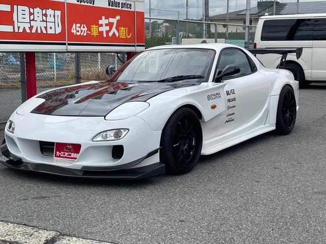 ＲＸ－７ タイプＲバサーストＲ　６型　ＴＣＰマジック仕様　ワイドボディー公認　Ｖマウント　アラゴスタ製ナイトスポーツ車高調　アドバンレーシング１８ＡＷ　アペックスマフラー　カーボンボンネット　ＧＴウイング　モモステ（3枚目）
