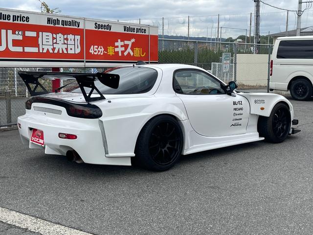 ＲＸ－７ タイプＲバサーストＲ　６型　ＴＣＰマジック仕様　ワイドボディー公認　Ｖマウント　アラゴスタ製ナイトスポーツ車高調　アドバンレーシング１８ＡＷ　アペックスマフラー　カーボンボンネット　ＧＴウイング　モモステ（6枚目）