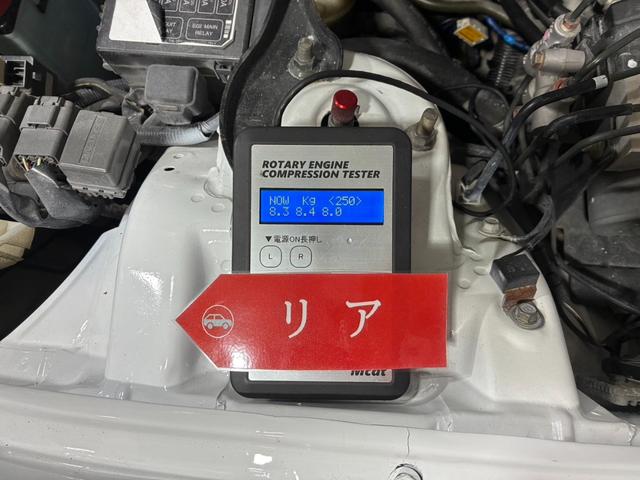 ＲＸ－７ タイプＲバサーストＲ　６型　ＴＣＰマジック仕様　ワイドボディー公認　Ｖマウント　アラゴスタ製ナイトスポーツ車高調　アドバンレーシング１８ＡＷ　アペックスマフラー　カーボンボンネット　ＧＴウイング　モモステ（11枚目）