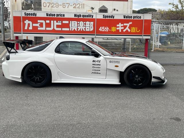 ＲＸ－７ タイプＲバサーストＲ　６型　ＴＣＰマジック仕様　ワイドボディー公認　Ｖマウント　アラゴスタ製ナイトスポーツ車高調　アドバンレーシング１８ＡＷ　アペックスマフラー　カーボンボンネット　ＧＴウイング　モモステ（13枚目）
