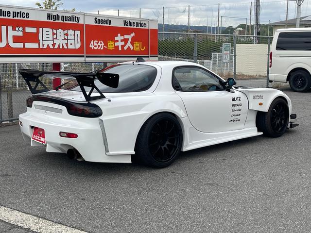 ＲＸ－７ タイプＲバサーストＲ　６型　ＴＣＰマジック仕様　ワイドボディー公認　Ｖマウント　アラゴスタ製ナイトスポーツ車高調　アドバンレーシング１８ＡＷ　アペックスマフラー　カーボンボンネット　ＧＴウイング　モモステ（14枚目）