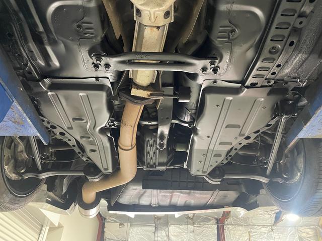 ＲＸ－７ タイプＲバサーストＲ　６型　ＴＣＰマジック仕様　ワイドボディー公認　Ｖマウント　アラゴスタ製ナイトスポーツ車高調　アドバンレーシング１８ＡＷ　アペックスマフラー　カーボンボンネット　ＧＴウイング　モモステ（26枚目）