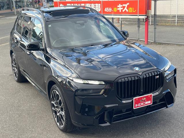 Ｘ７ Ｍ６０ｉ　ｘＤｒｉｖｅ　ディーラー保証継承付　スカイラウンジパノラマルーフ　Ｍスポーツパッケージ・プロ　カーボントリム　Ｂｏｗｅｒｓ＆Ｗｉｌｋｎｓサウンド　ＢＭＷライブコックピットナビ・ＴＶ　３６０度ビューモニター（9枚目）