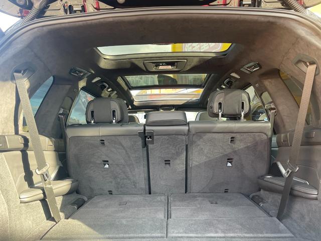 Ｘ７ Ｍ６０ｉ　ｘＤｒｉｖｅ　ディーラー保証継承付　スカイラウンジパノラマルーフ　Ｍスポーツパッケージ・プロ　カーボントリム　Ｂｏｗｅｒｓ＆Ｗｉｌｋｎｓサウンド　ＢＭＷライブコックピットナビ・ＴＶ　３６０度ビューモニター（25枚目）