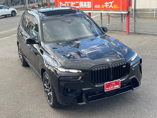 Ｘ７ Ｍ６０ｉ　ｘＤｒｉｖｅ　ディーラー保証継承付　スカイラウンジパノラマルーフ　Ｍスポーツパッケージ・プロ　カーボントリム　Ｂｏｗｅｒｓ＆Ｗｉｌｋｎｓサウンド　ＢＭＷライブコックピットナビ・ＴＶ　３６０度ビューモニター（41枚目）