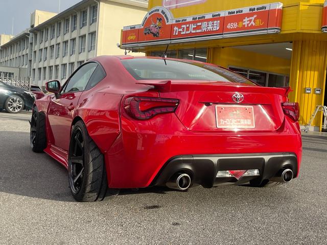 ８６ ＧＴリミテッド　６速ＭＴ　パンデムロケバニＶ３仕様　ワイドボディ公認　ＡＤＶＡＮＧＴ１９ＡＷ　社外車高調キャンバー調整式　純正ナビ　ＴＶ　バックカメラ　シートヒーター（32枚目）