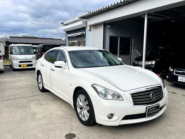 フーガ 370VIP クーラー&ヒーター付レザーシート オットマン 地デジフルセグナビ Bluetooth バックカメラ ETC ディスチャージヘッドライト フロントフォグランプ パワーシート(2枚目)