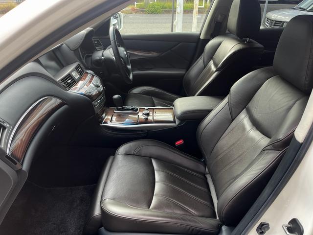 フーガ 370VIP クーラー&ヒーター付レザーシート オットマン 地デジフルセグナビ Bluetooth バックカメラ ETC ディスチャージヘッドライト フロントフォグランプ パワーシート(4枚目)